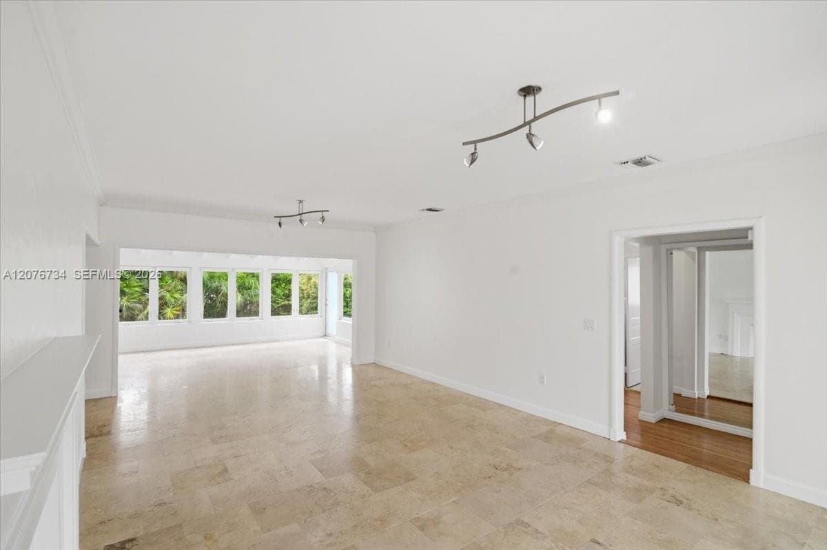 8975 Froude Ave, Surfside, FL 33154 — zdjęcie 4