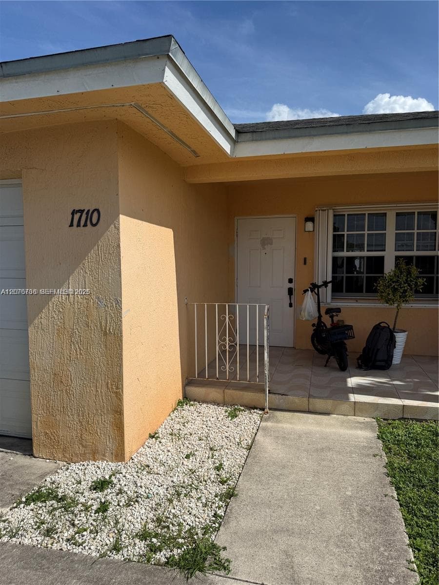 1710 NW 154th St # 1710, Miami Gardens, FL 33054 — zdjęcie 3