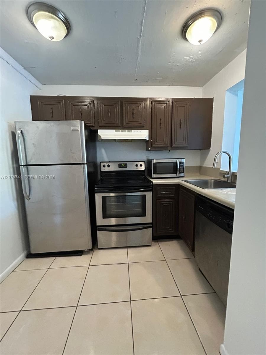 496 NW 165th St Rd # D-310, Miami, FL 33169 — zdjęcie 3