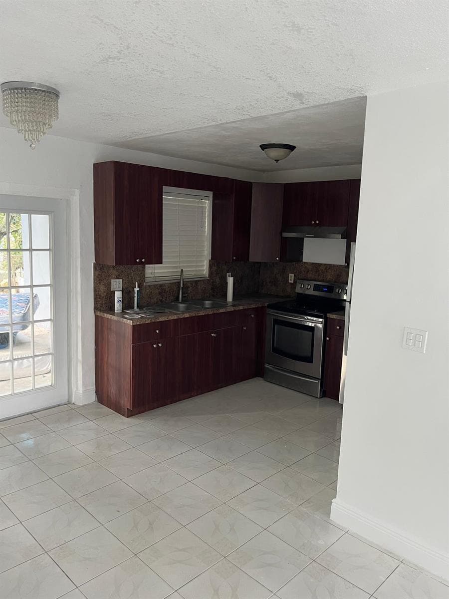 5311 NW 16TH Court, Lauderhill, FL 33313 — zdjęcie 2