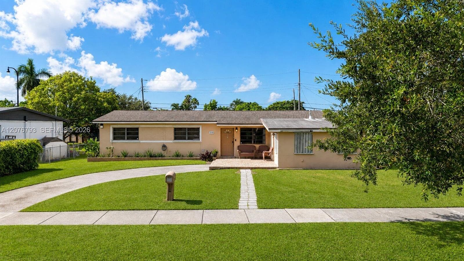 9500 Cutler Ridge Dr, Cutler Bay, FL 33157 — zdjęcie 2