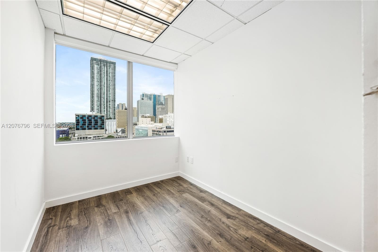 150 SE 2nd Ave # 1010, Miami, FL 33131 — zdjęcie 3