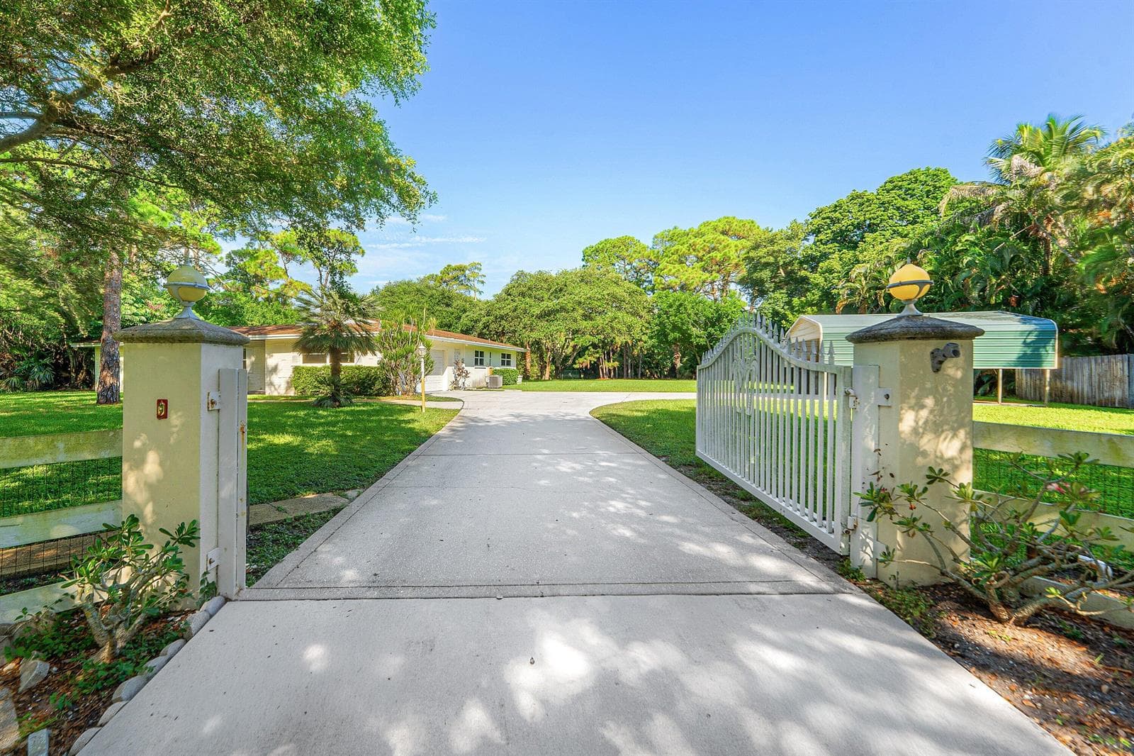 8645 Square Lake Drive, Palm Beach Gardens, FL 33418 — zdjęcie 2
