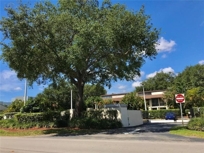19424 NE 26th Avenue # 131B, Miami, FL 33180 — zdjęcie 3
