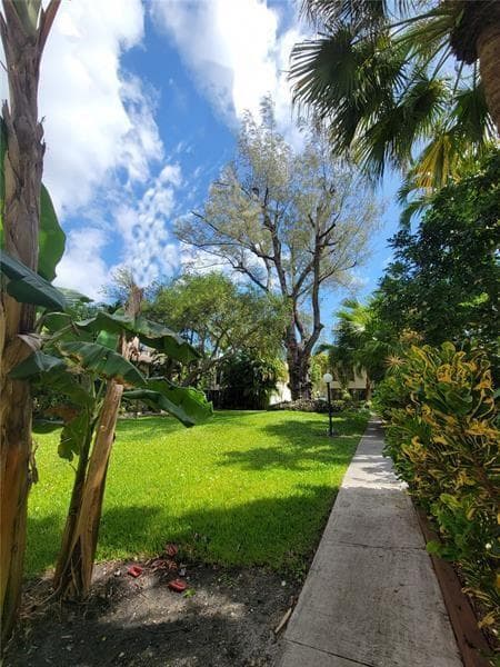 19424 NE 26th Avenue # 131B, Miami, FL 33180 — zdjęcie 4