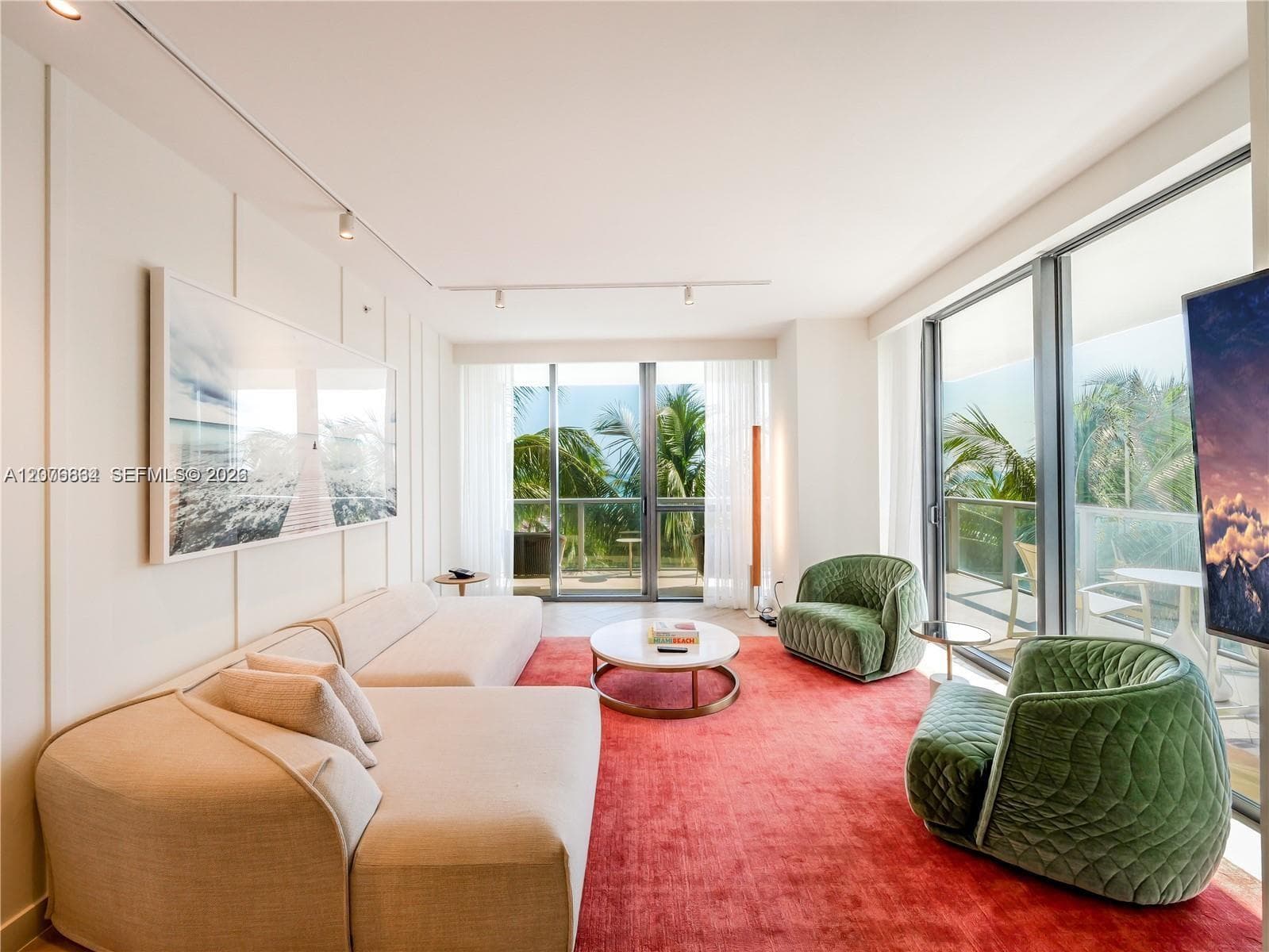 2201 Collins Ave # 428, Miami Beach, FL 33139