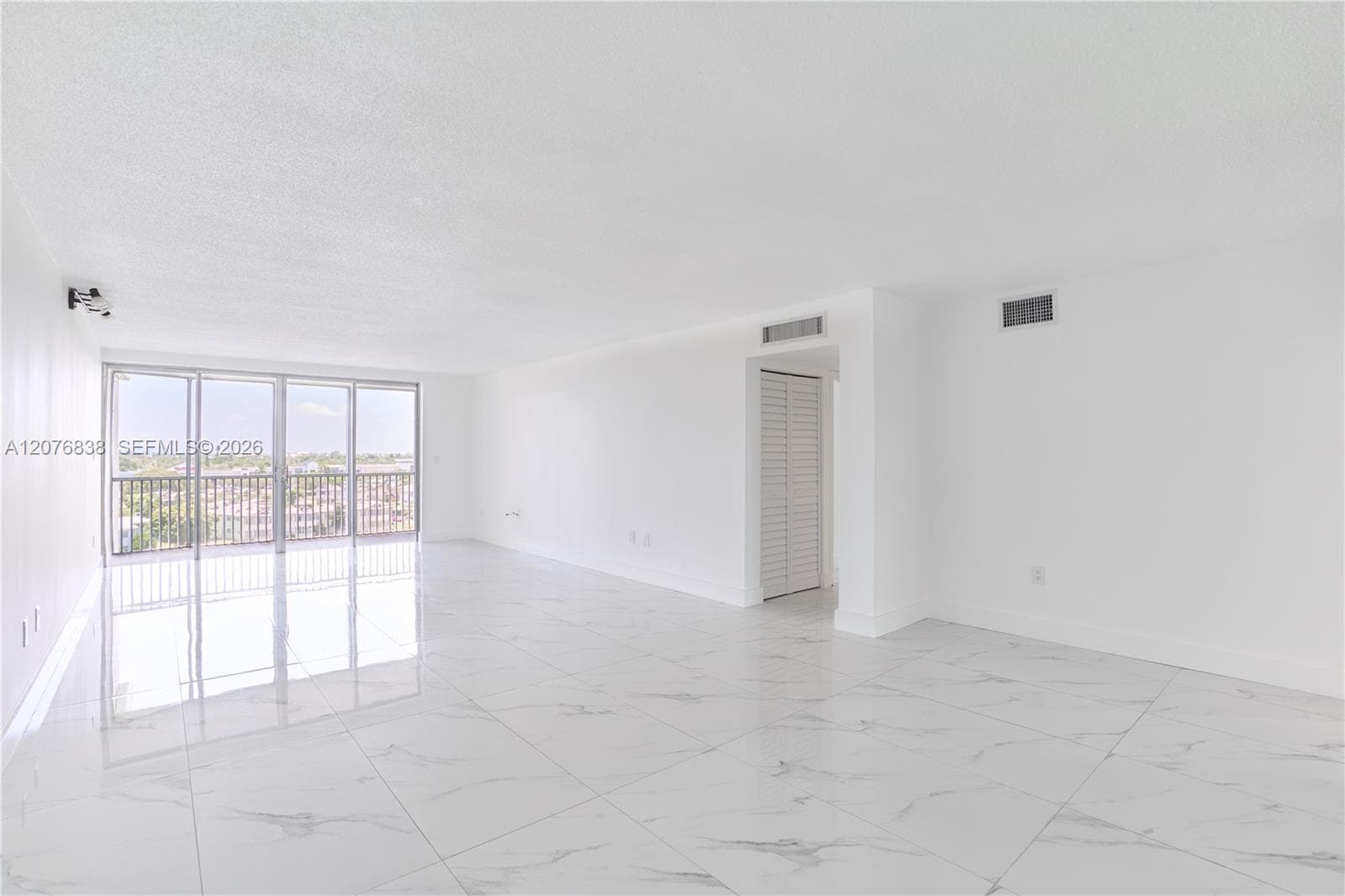 1750 NE 191st St # 829-4, Miami, FL 33179 — zdjęcie 4