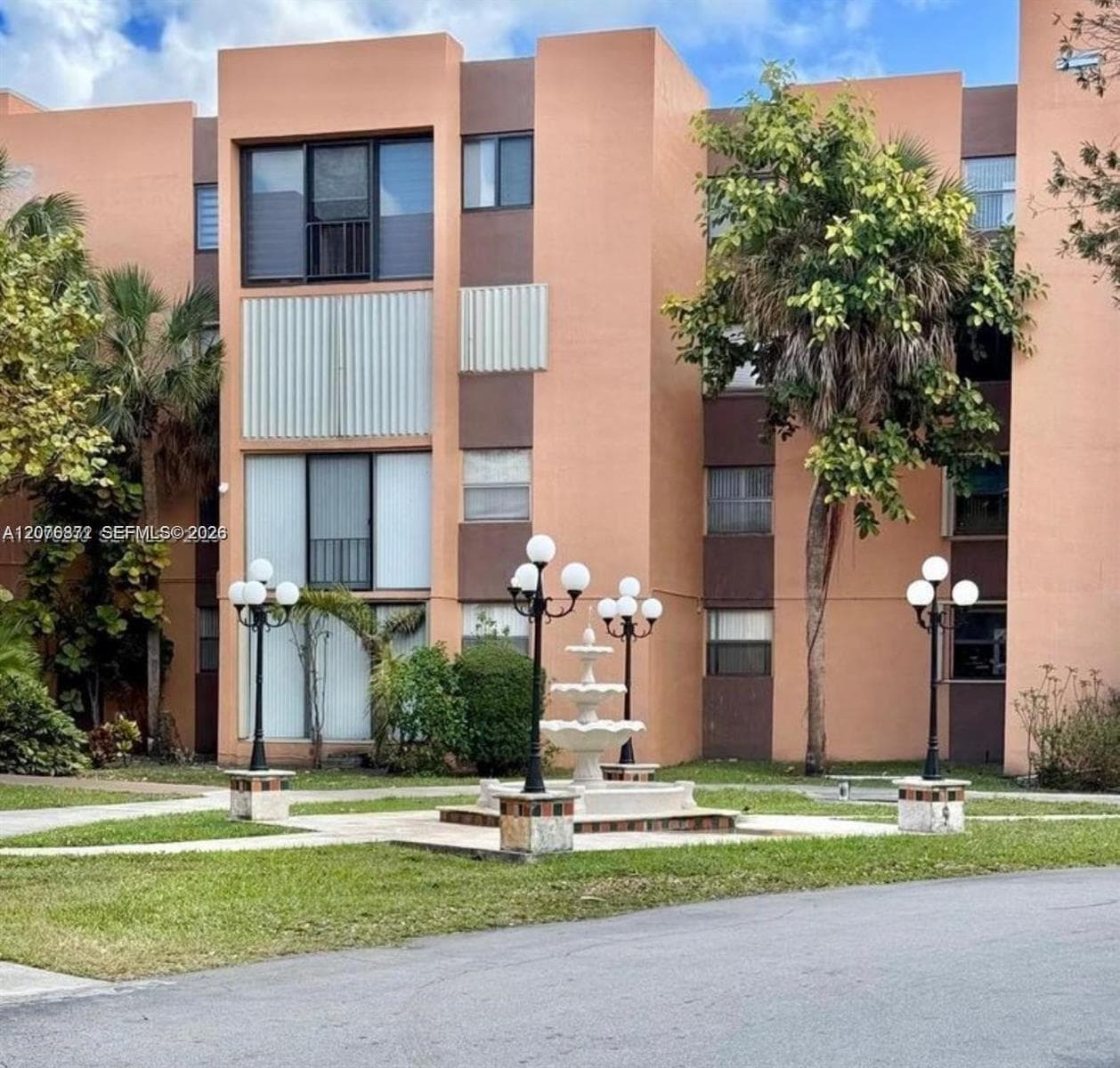 9400 W Flagler St # 309, Miami, FL 33174