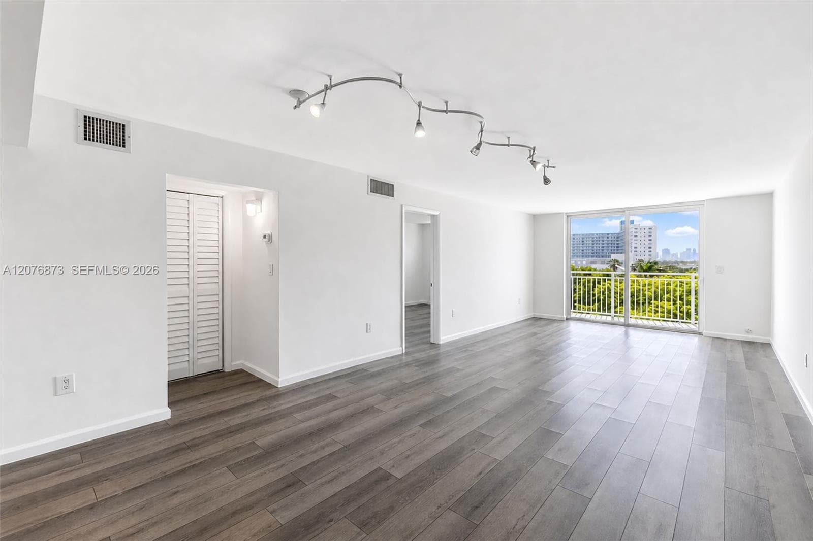1045 10th St # 604, Miami Beach, FL 33139