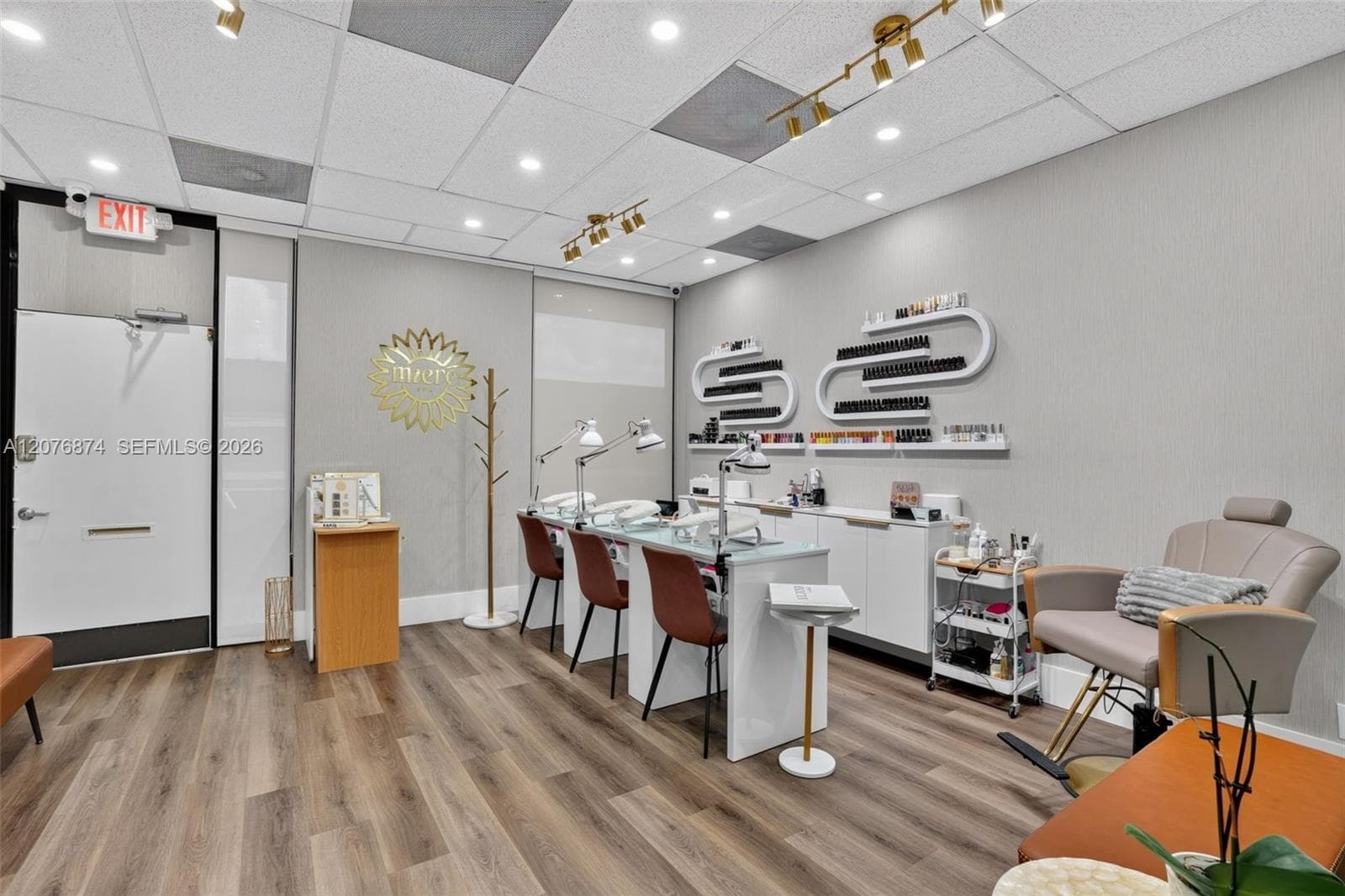 Nail Salon for Sale in in Westchester, Miami, FL 33155 — zdjęcie 2