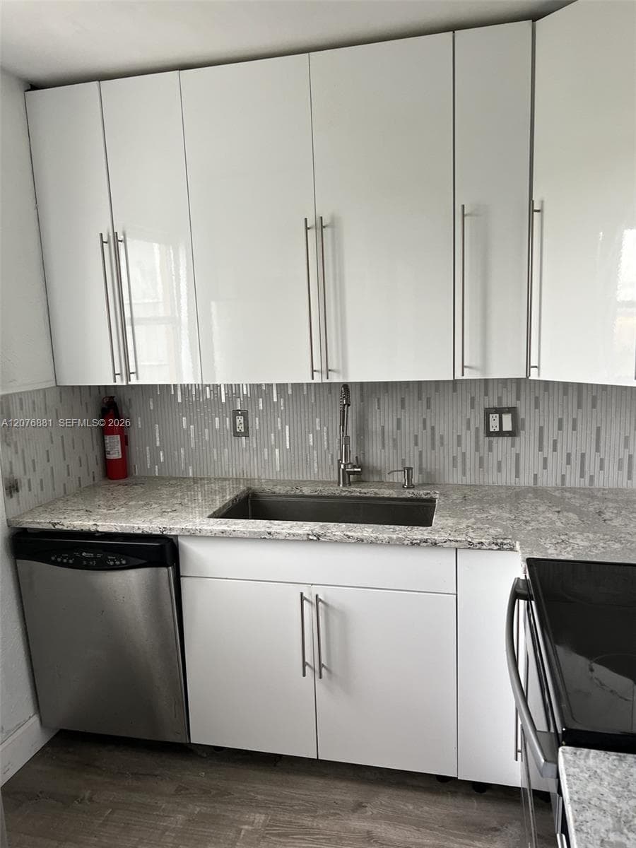 941 Crystal Lake Dr # 305, Deerfield Beach, FL 33064 — zdjęcie 3