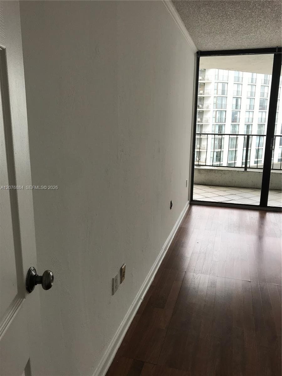 555 NE 15th St # 30E, Miami, FL 33132 — zdjęcie 2