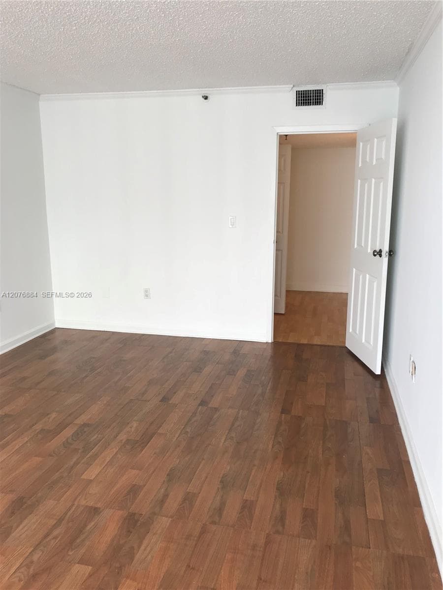 555 NE 15th St # 30E, Miami, FL 33132 — zdjęcie 3