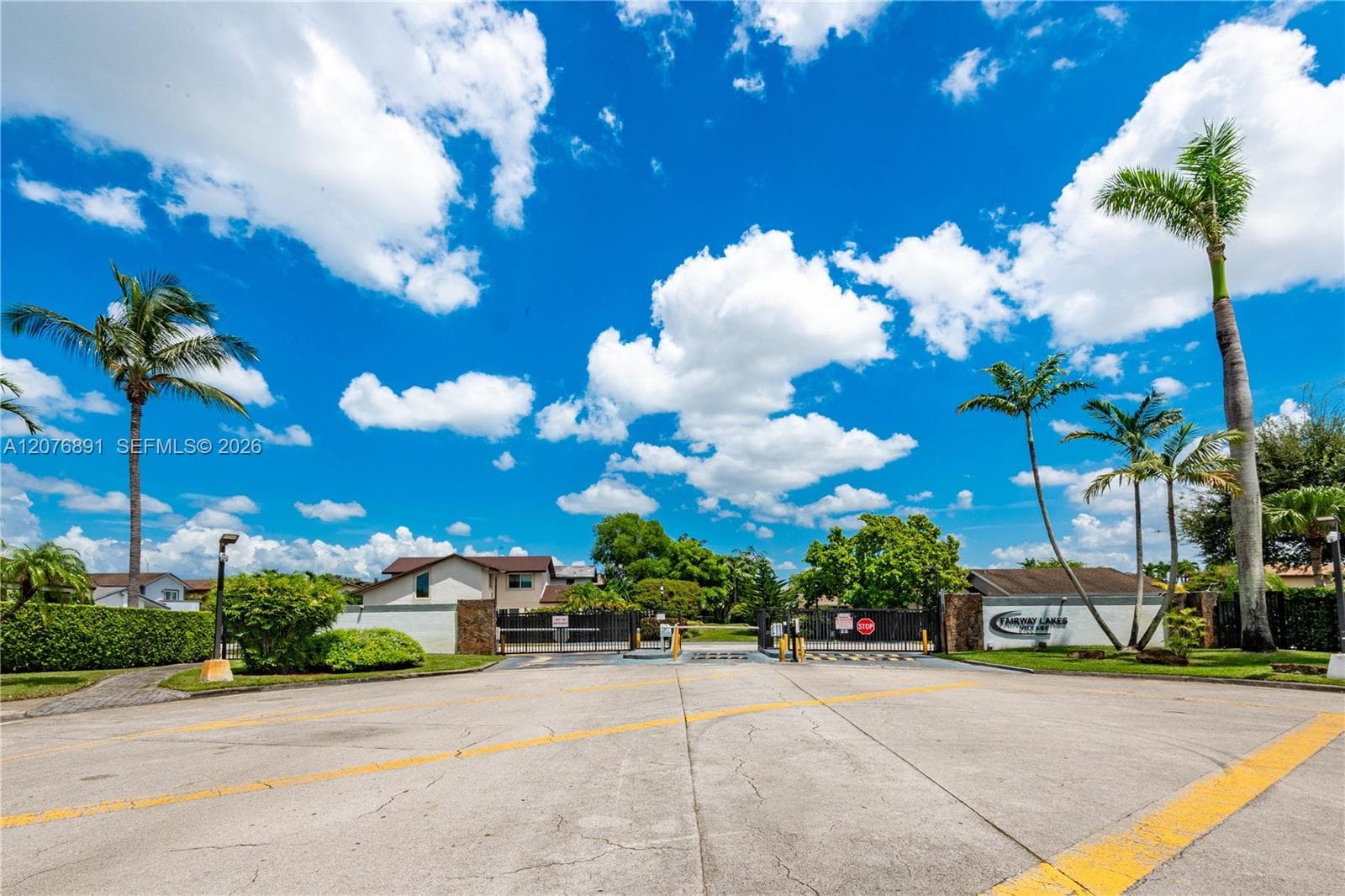 928 NW 106th Ave Cir, Miami, FL 33172 — zdjęcie 2
