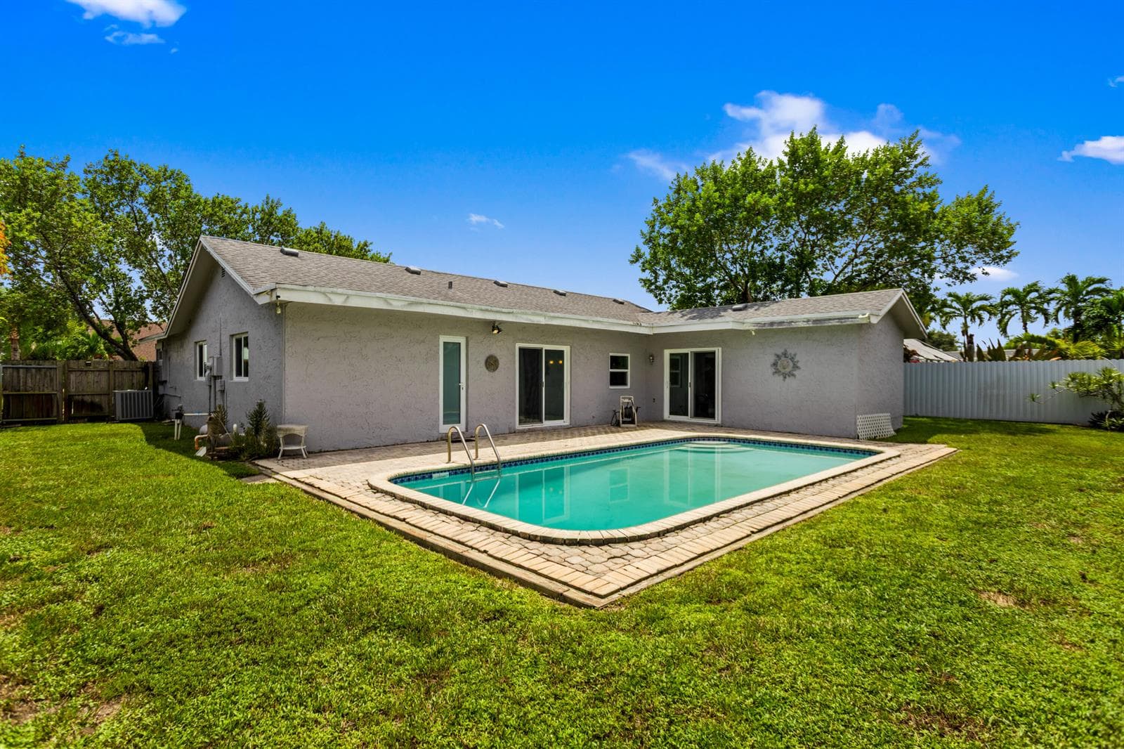 8621 NW 3RD Street, Pembroke Pines, FL 33024 — zdjęcie 2