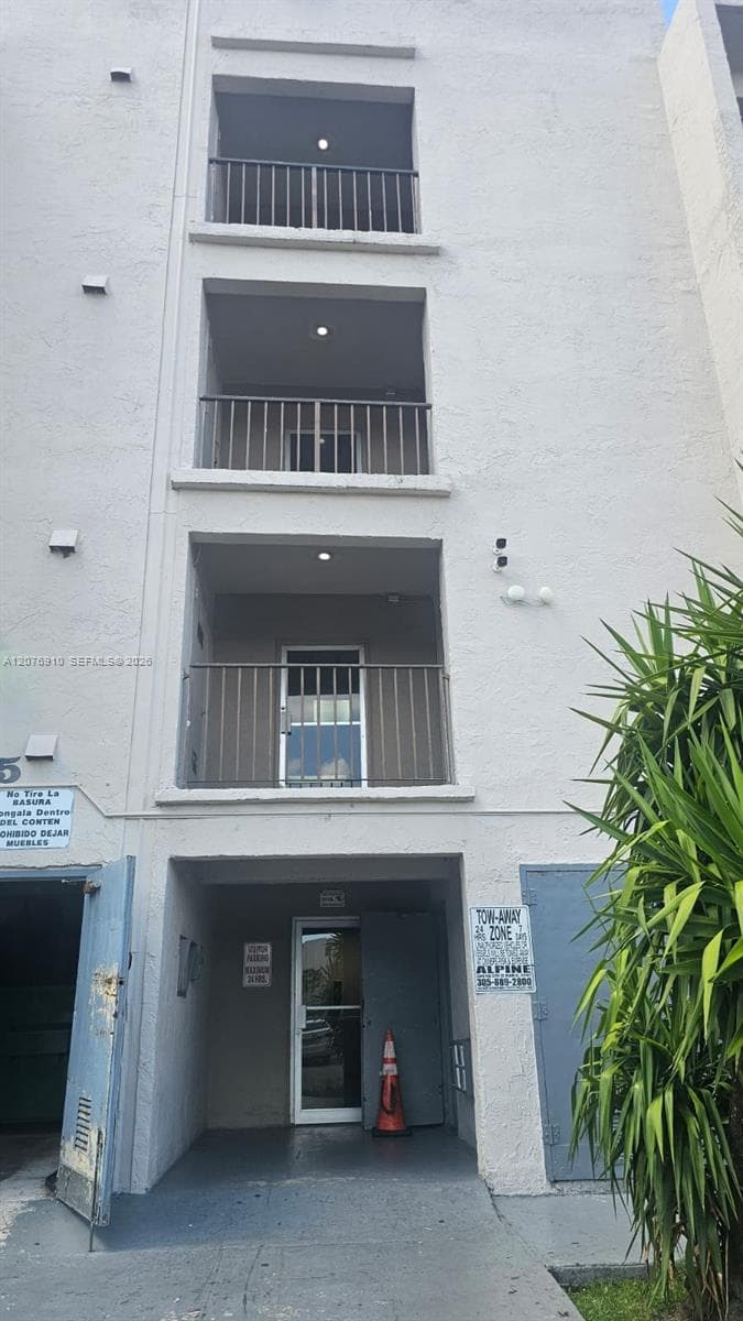 5625 W 20th Ave # 208, Hialeah, FL 33012 — zdjęcie 2