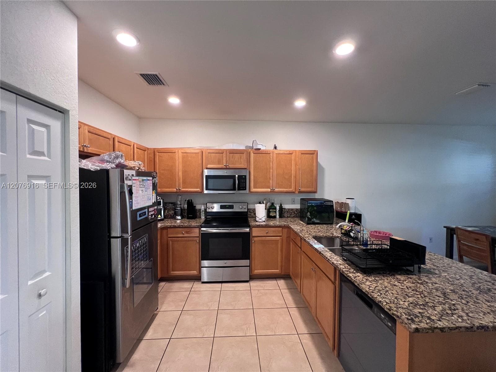 9335 W 33rd Ave, Hialeah, FL 33018 — zdjęcie 3