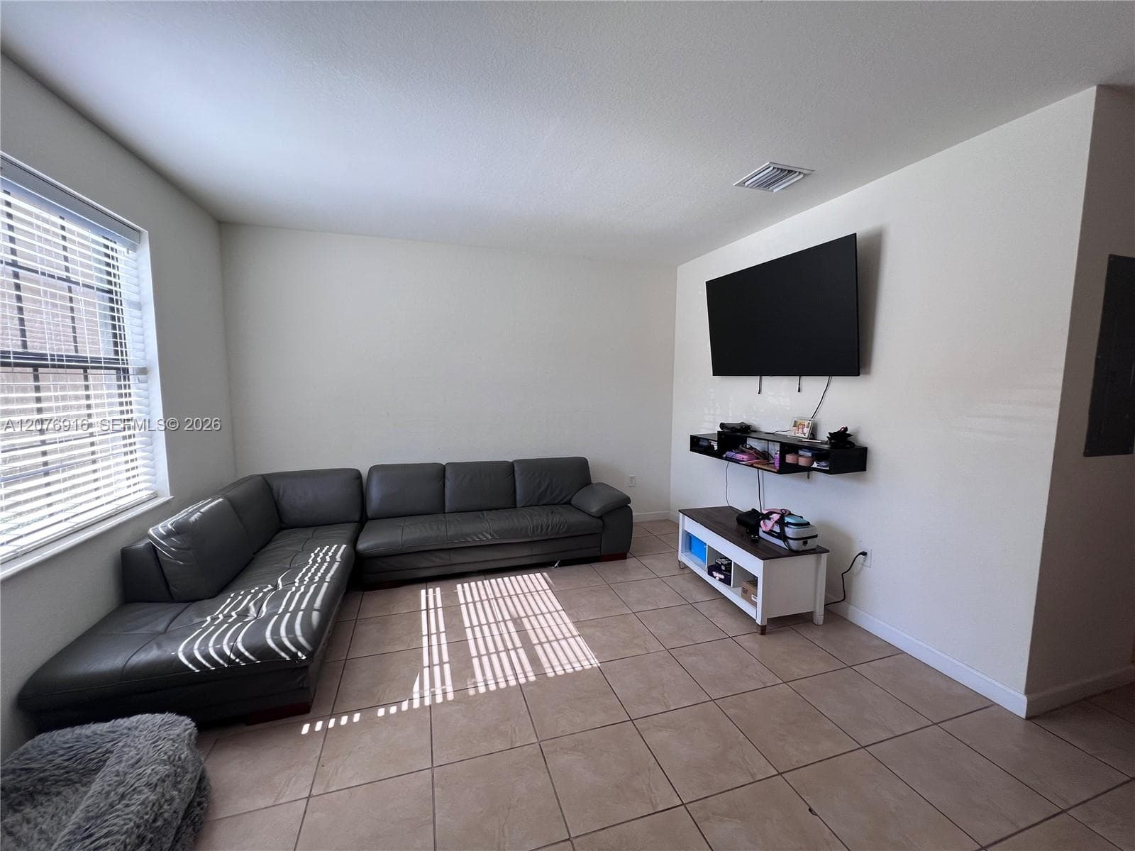 9335 W 33rd Ave, Hialeah, FL 33018