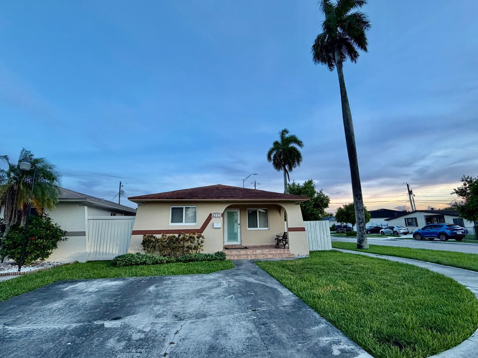 1092 W 32nd Street, Hialeah, FL 33012 — zdjęcie 2