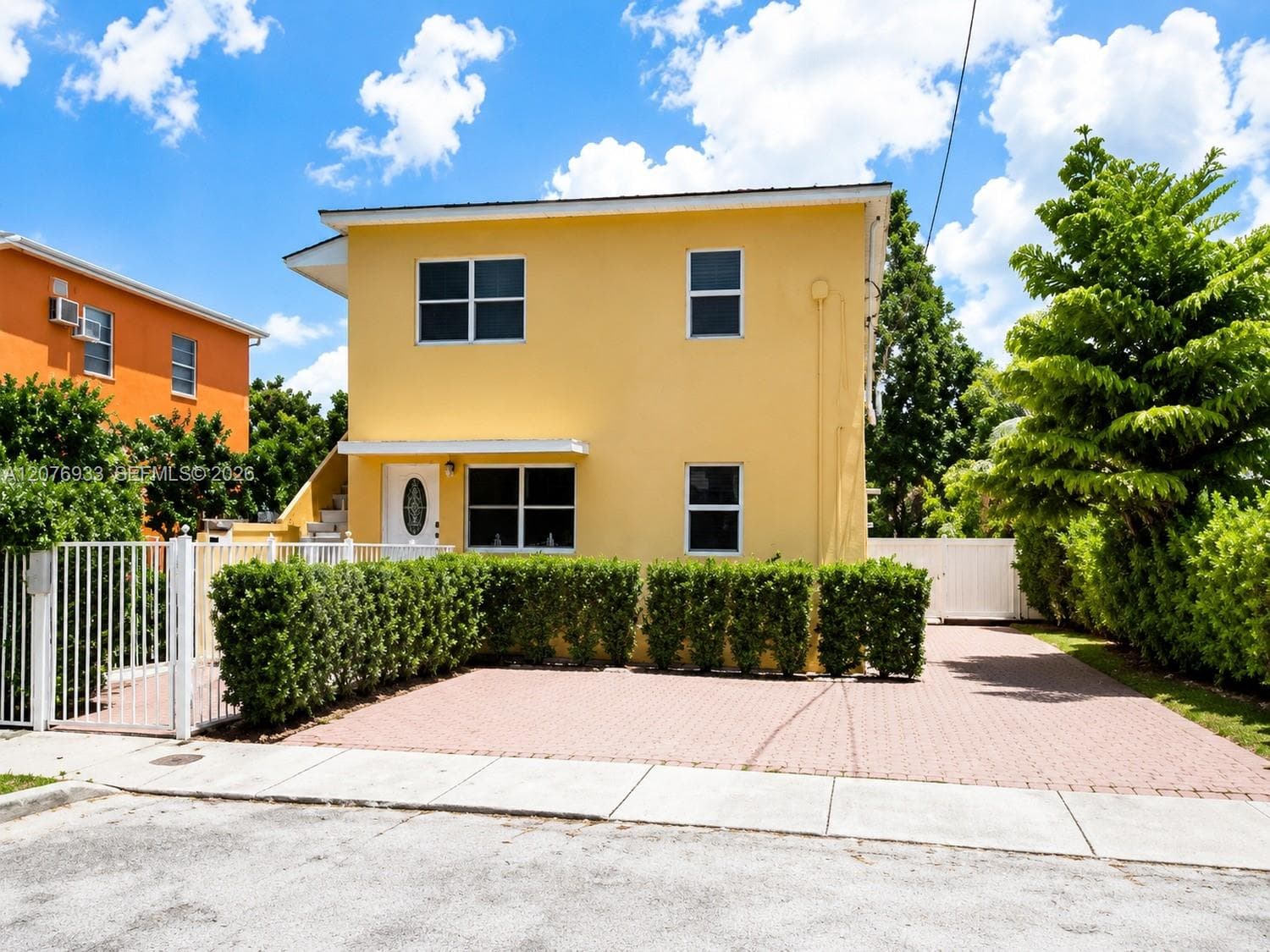 985 SW 10th St # 1, Miami, FL 33130 — zdjęcie 2