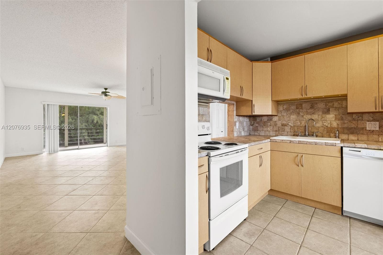 110 Lake Meryl Drive # 216, West Palm Beach, FL 33411 — zdjęcie 4