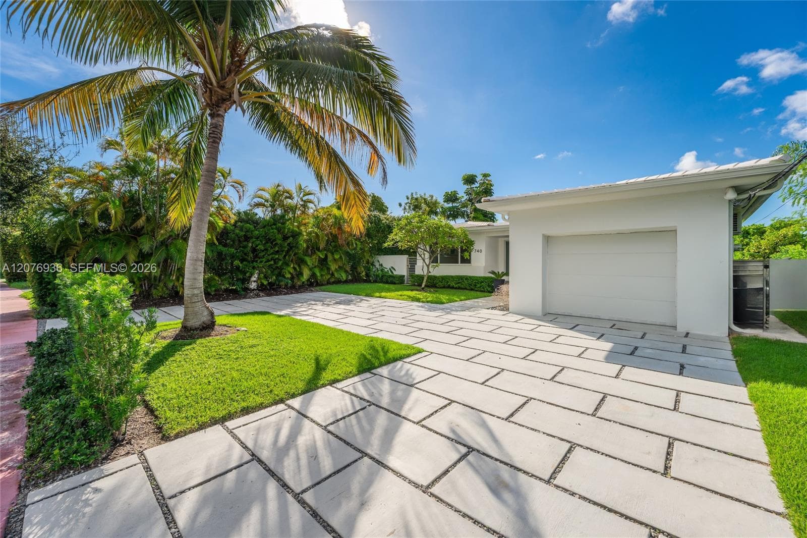 740 S Shore Dr, Miami Beach, FL 33141 — zdjęcie 2