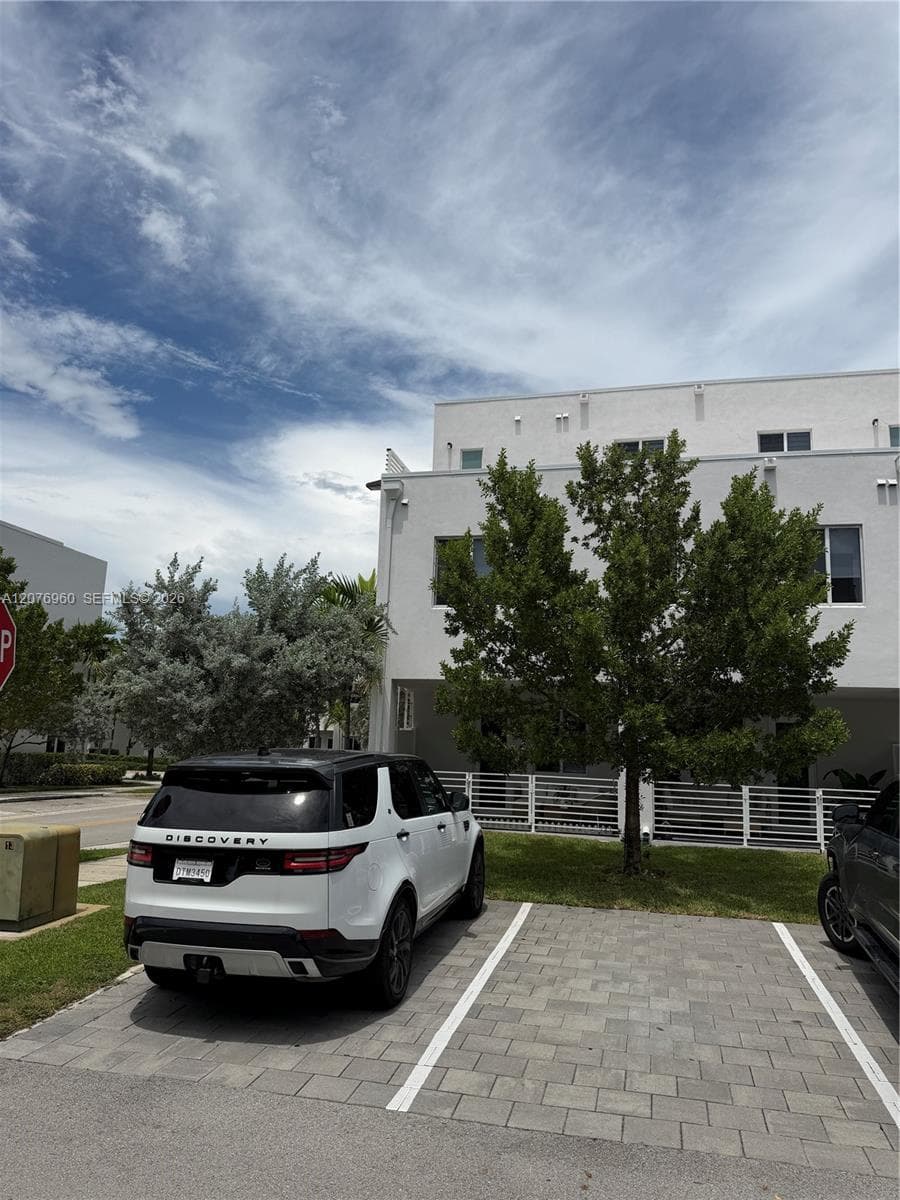 10300 NW 66th St, Doral, FL 33178 — zdjęcie 2