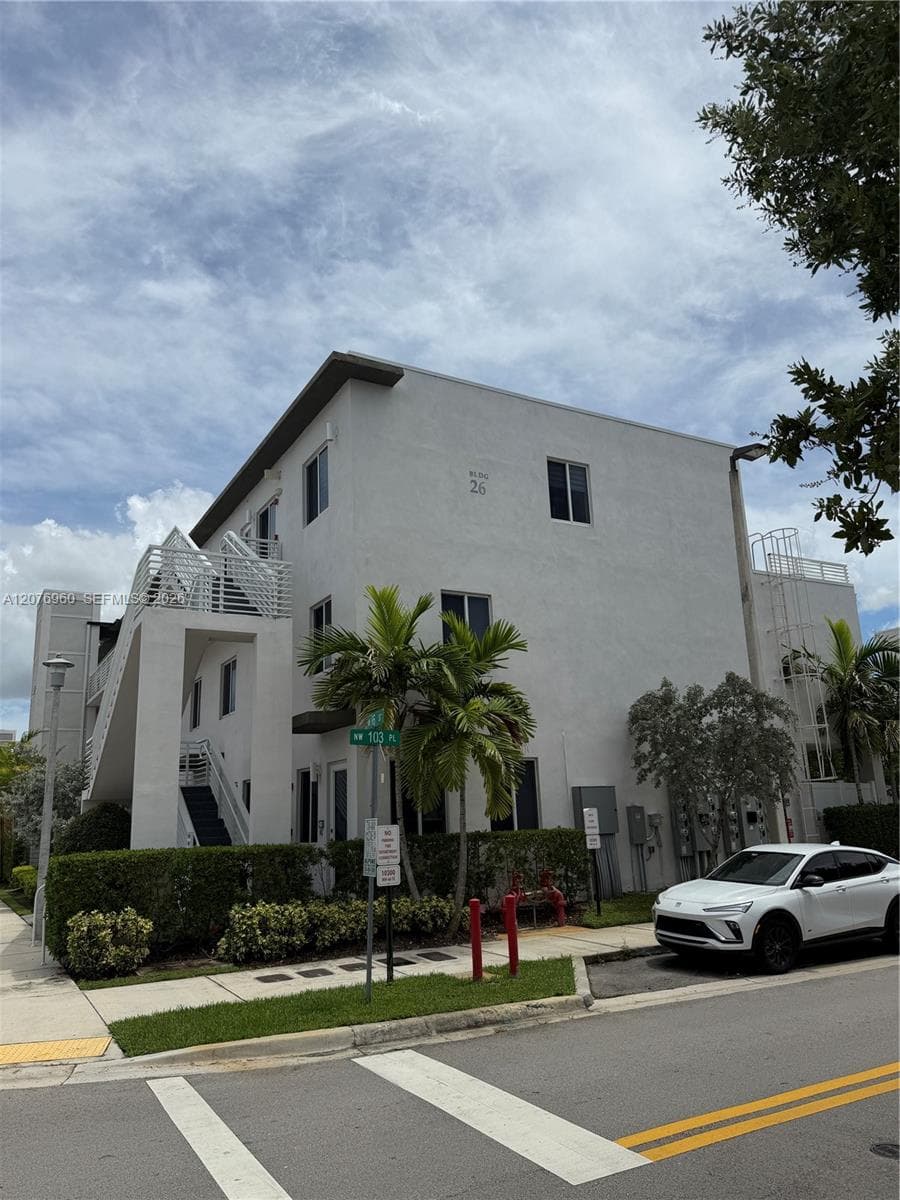 10300 NW 66th St, Doral, FL 33178 — zdjęcie 5