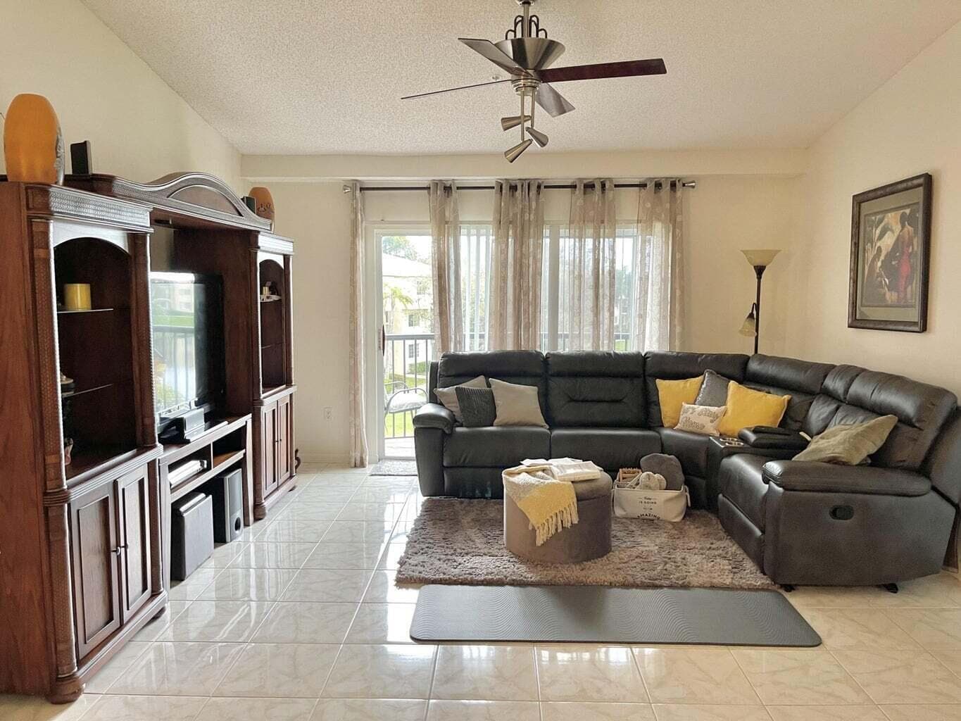300 CRESTWOOD Court N # 309, Royal Palm Beach, FL 33411 — zdjęcie 3