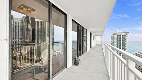 210 174 St # 2401, Sunny Isles Beach, FL 33160 — zdjęcie 2