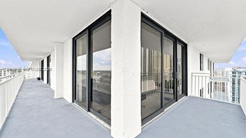 210 174 St # 2401, Sunny Isles Beach, FL 33160 — zdjęcie 5