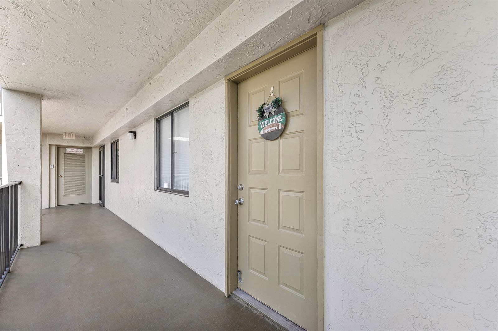 2205 S CYPRESS BEND Drive # 302, Pompano Beach, FL 33069 — zdjęcie 3
