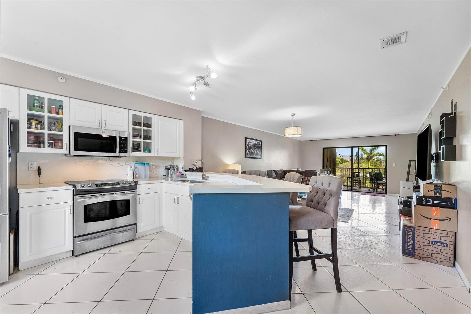 2205 S CYPRESS BEND Drive # 302, Pompano Beach, FL 33069 — zdjęcie 4