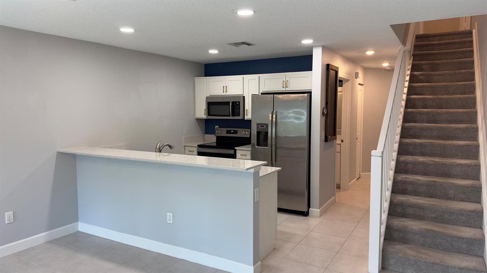 4230 NAPOLI LAKE Drive, Riviera Beach, FL 33410 — zdjęcie 5