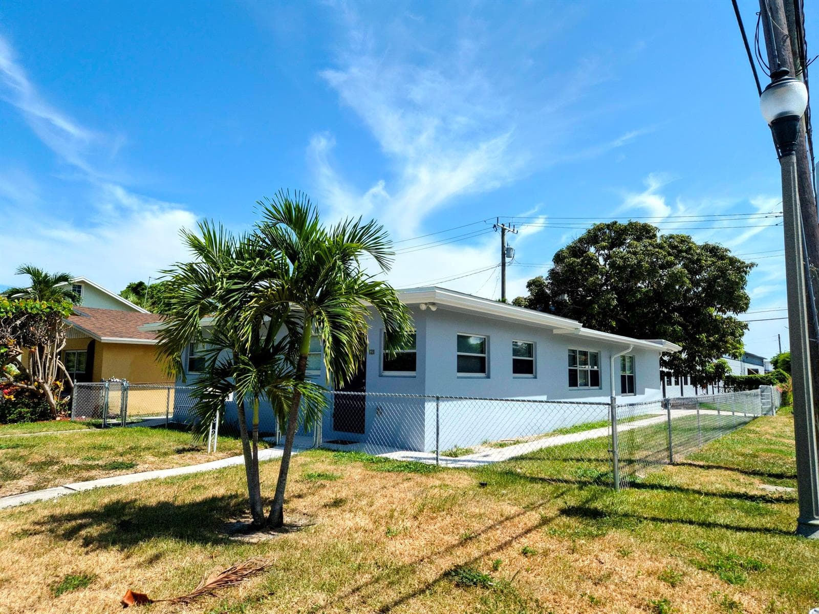 628 Monroe Drive # Front, West Palm Beach, FL 33405 — zdjęcie 2