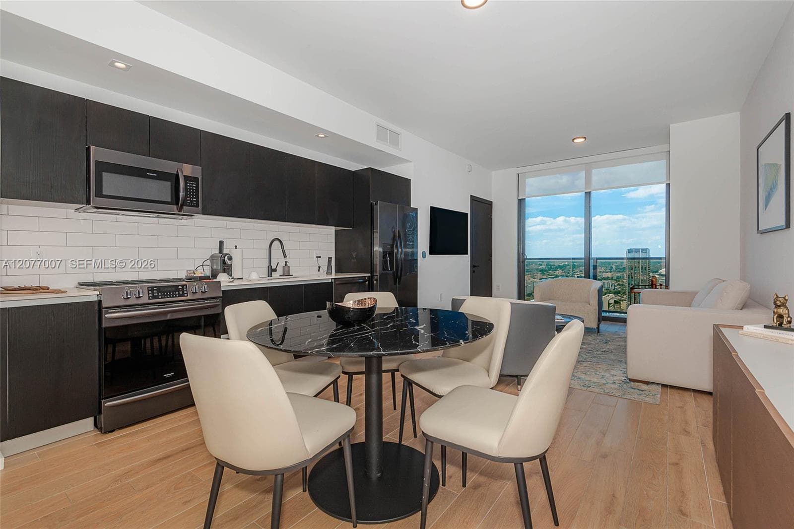 398 NE 5TH # 4118, Miami, FL 33132 — zdjęcie 2