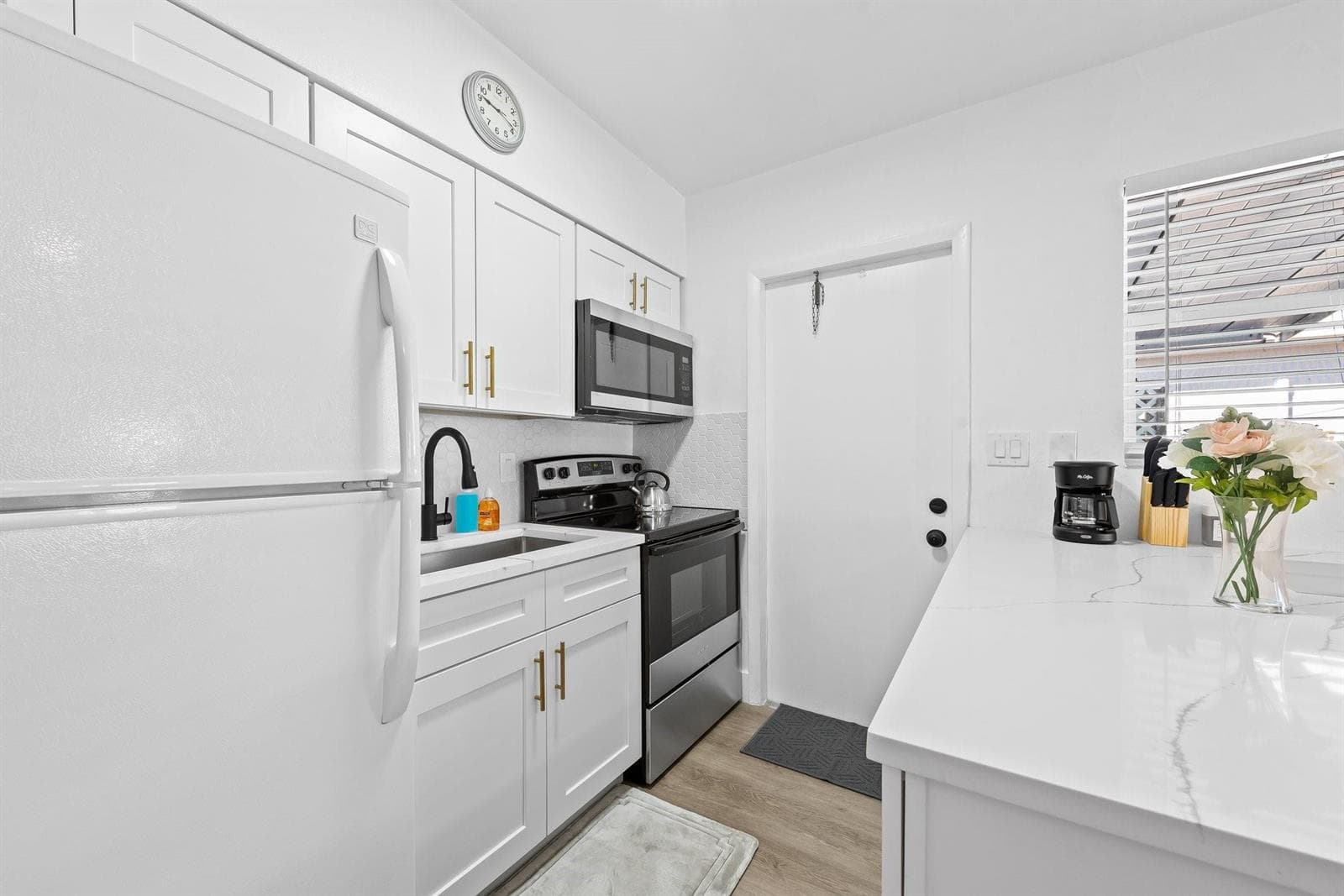 310 NE 6TH Street # 2, Hallandale Beach, FL 33009 — zdjęcie 5