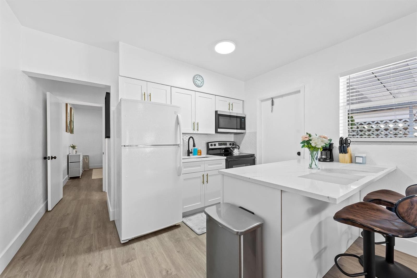 310 NE 6TH Street # 2, Hallandale Beach, FL 33009 — zdjęcie 4