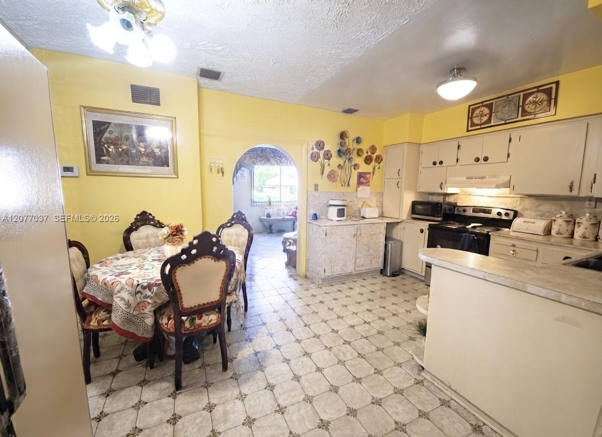 8210 NW 34th Ave, Miami, FL 33147 — zdjęcie 5