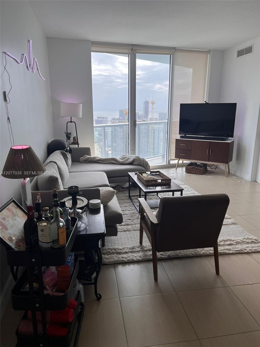 185 SW 7th St # 3702, Miami, FL 33130 — zdjęcie 2