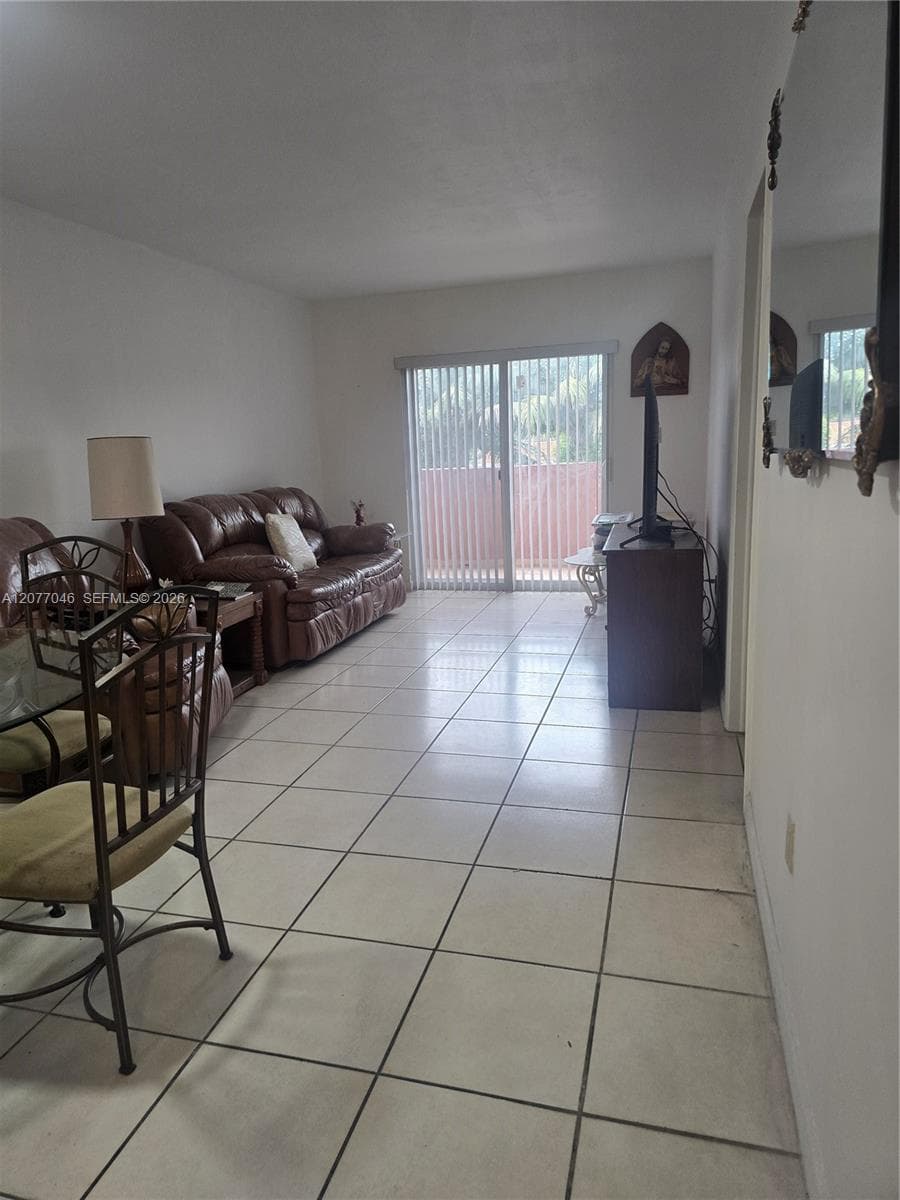 8990 SW 24th St # 226, Miami, FL 33165 — zdjęcie 2