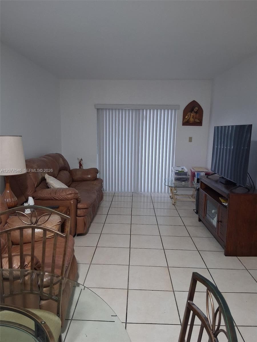 8990 SW 24th St # 226, Miami, FL 33165 — zdjęcie 3