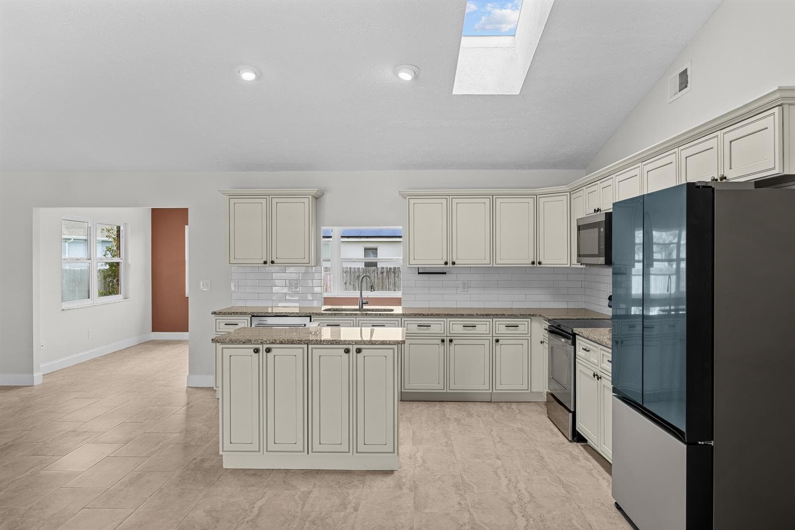 371 SW BUTLER Avenue, Port St. Lucie, FL 34983 — zdjęcie 5