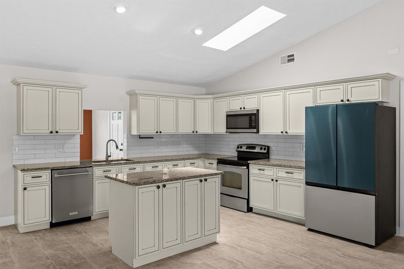 371 SW BUTLER Avenue, Port St. Lucie, FL 34983 — zdjęcie 4
