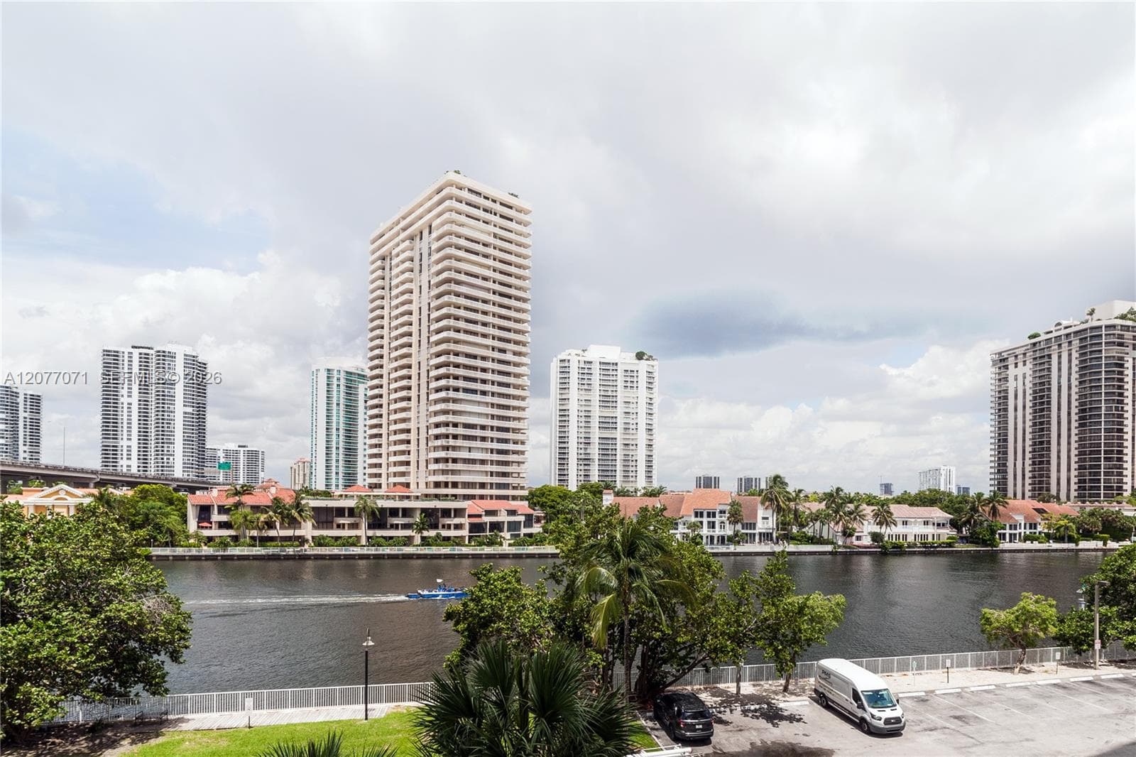 19390 Collins Ave # 419, Sunny Isles Beach, FL 33160 — zdjęcie 4