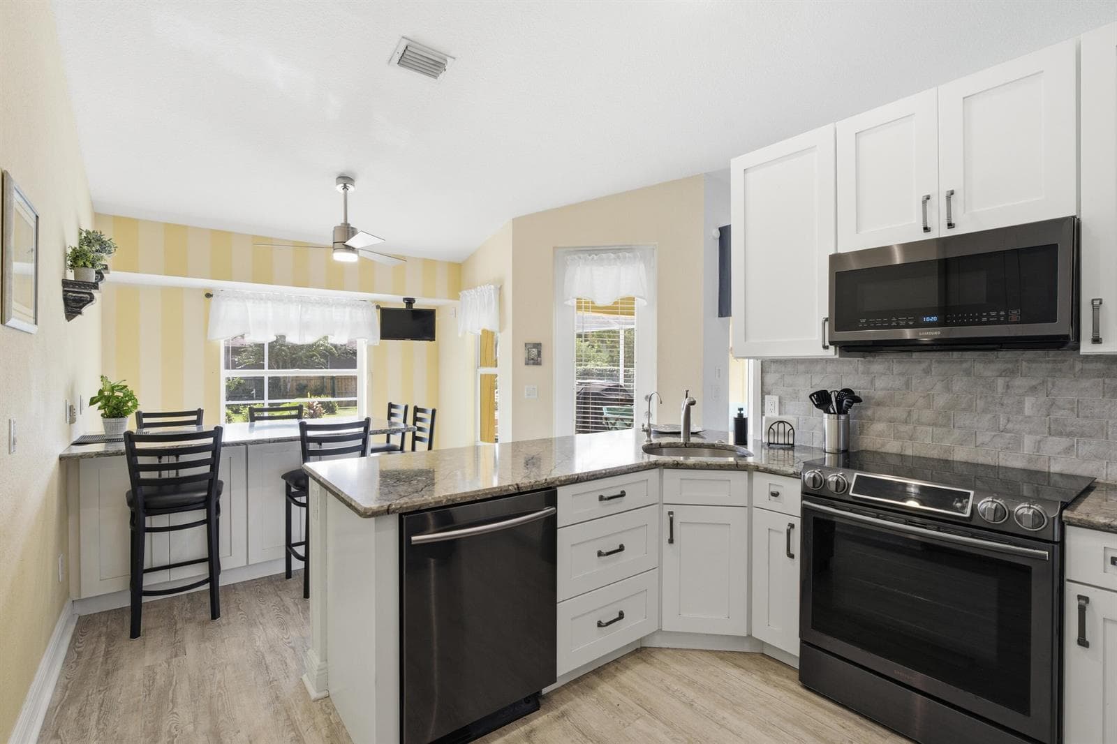 692 SW EWING Avenue, Port St. Lucie, FL 34983 — zdjęcie 5