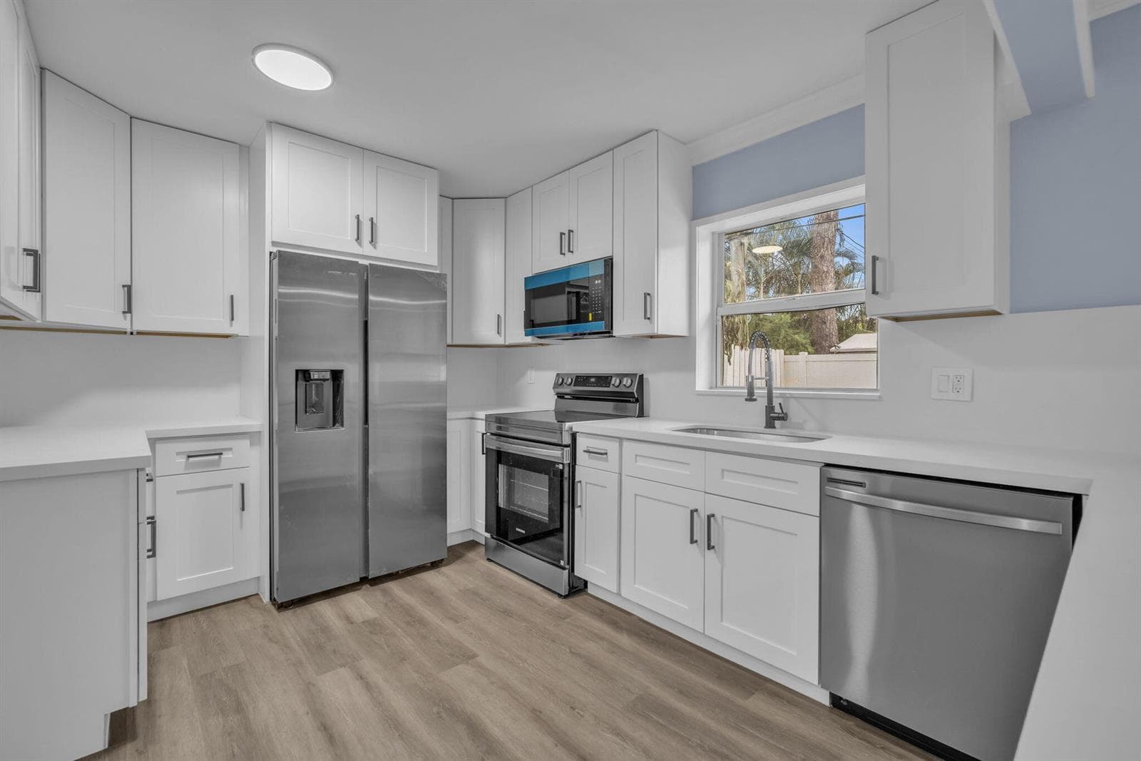 4630 NE 5TH Terrace, Oakland Park, FL 33334 — zdjęcie 3
