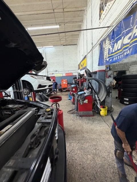 ESTABLISHED TIRE/MECHANIC SHOP, Miami FL 33142 — zdjęcie 3
