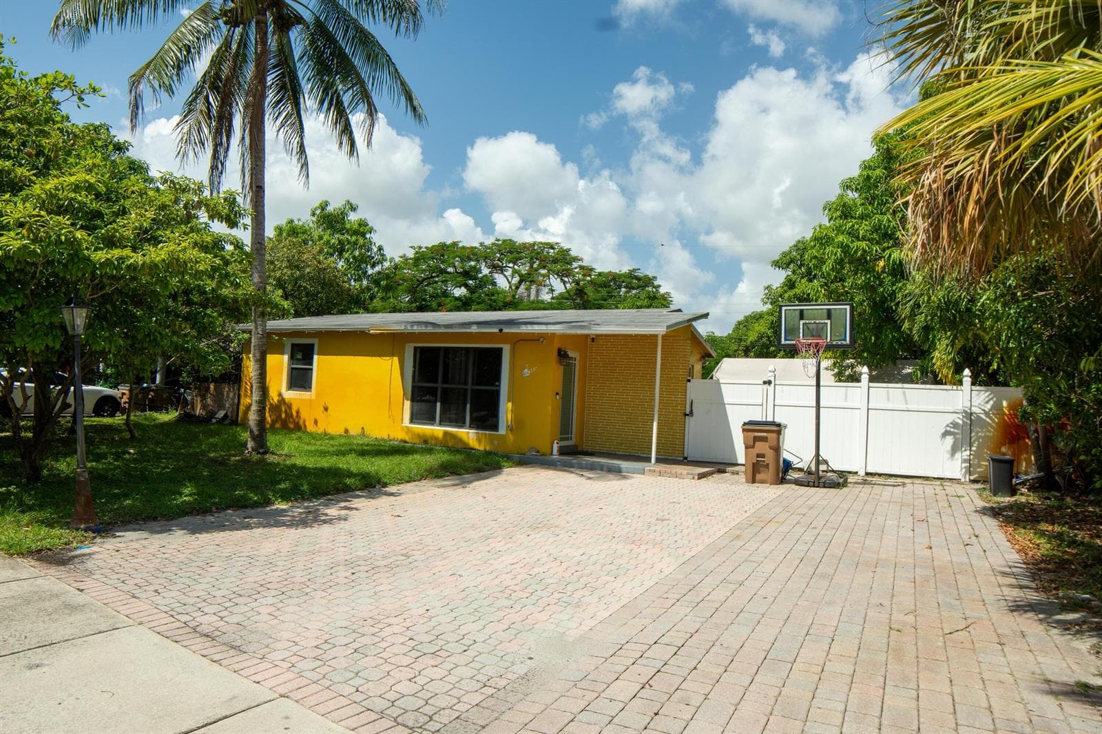4731 NE 2ND, Deerfield Beach, FL 33064 — zdjęcie 2