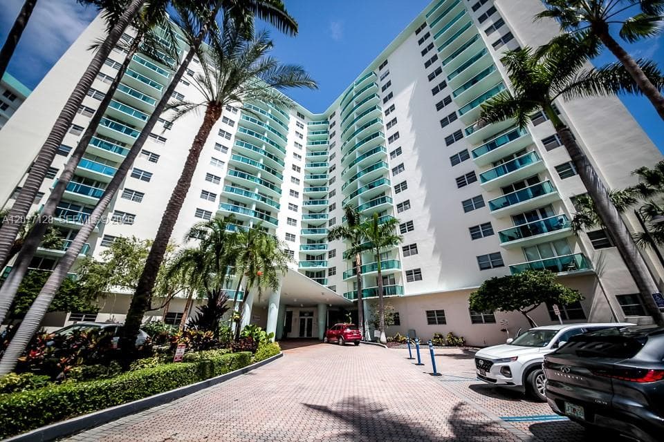 3801 S Ocean Dr # 5A, Hollywood, FL 33019